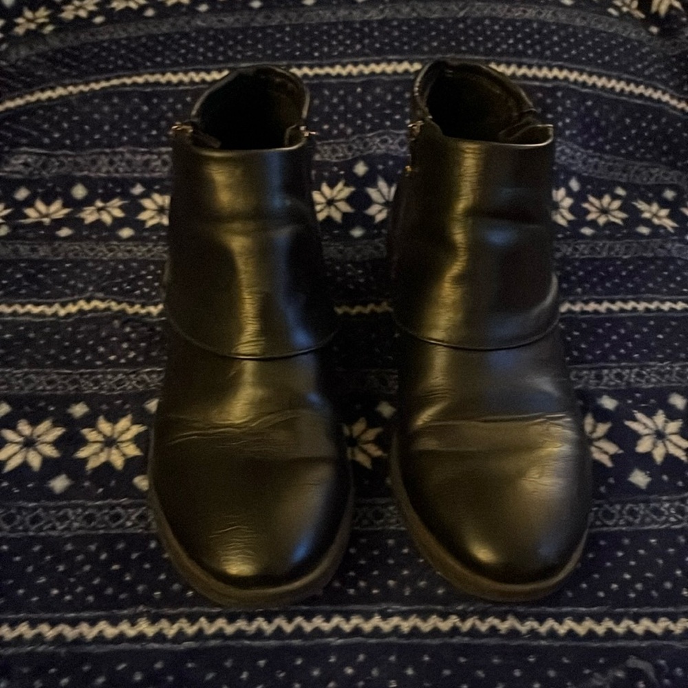 B.O.C. by Born Atlanta Black Faux Leather Ankle Booties Woman’s 7.5 good used